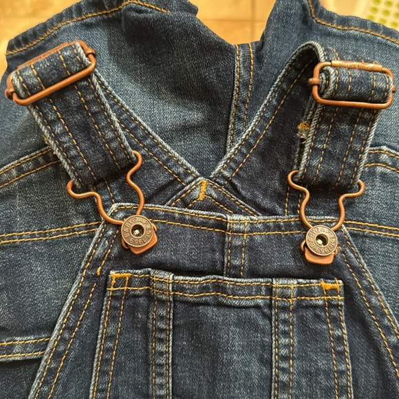Baby Gap Denim Shortall - Picture 3 of 9